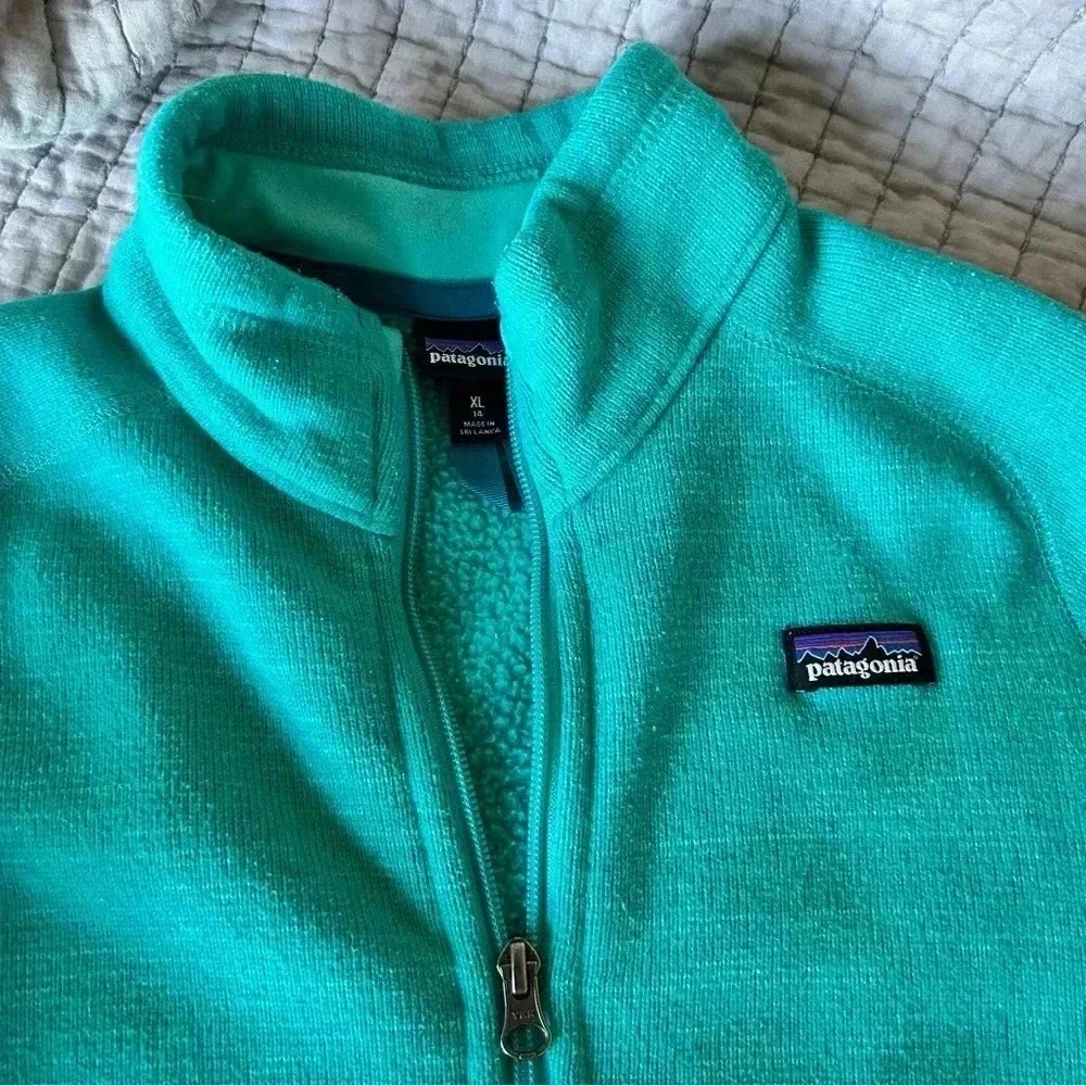 Set of 3 Sweaters 2 Columbia and 1 Patagonia- Girl - 14